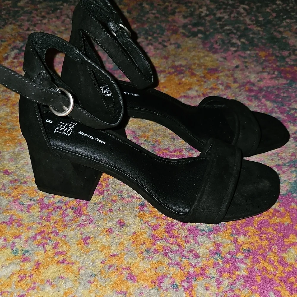Time and Tru Women's Black Block Heel Sandals - Picture 2 of 3